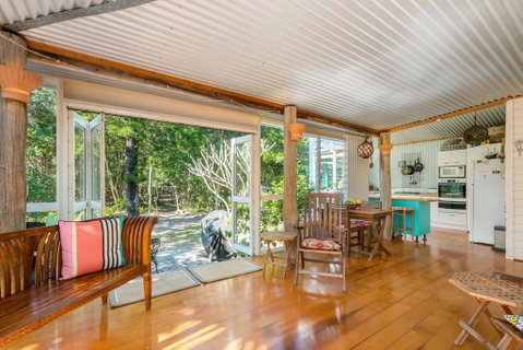 A SWEET ESCAPE - Beachcombers Cottage Beachfront - Perths Hotel 1