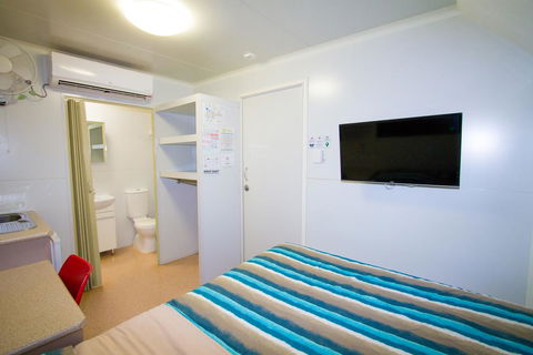 AAOK Jandowae Accommodation Park - Perths Hotel 2