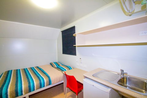 AAOK Jandowae Accommodation Park - Perths Hotel 3