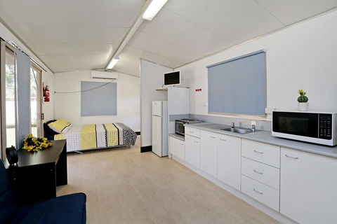 AAOK Moondarra Accommodation Village - Perths Hotel 0