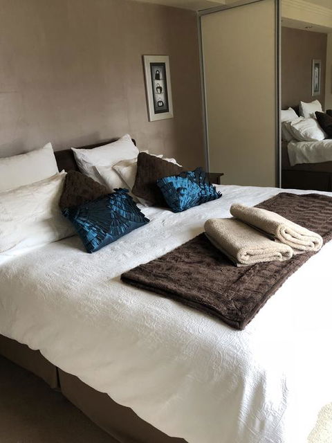 About Time Retreats- Studio Seven - Perths Hotel 3