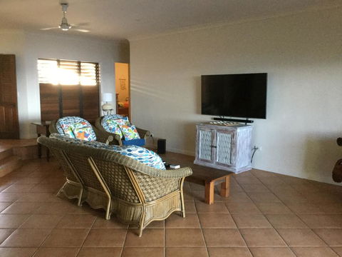 ABSOLUTE BEACHFRONT BLISS @ NEWELL BEACH - Perths Hotel 2
