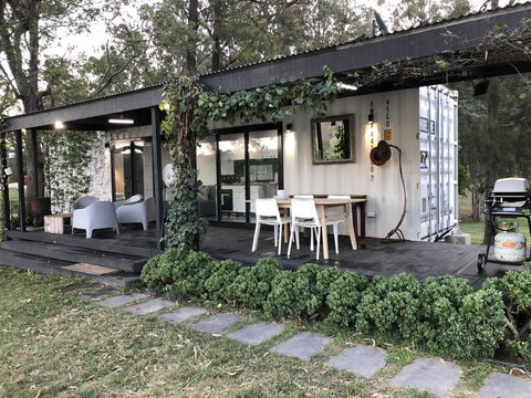 Absolute Riverfront Shipping Container Cabin - Perths Hotel 0