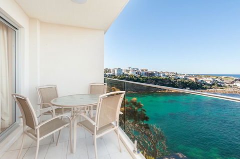 Absolute Water Front Coogee!!! - Perths Hotel 2