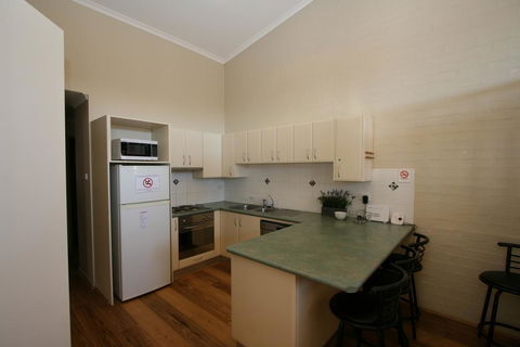 Acacia 5/2 Kirwan Close - Perths Hotel 2