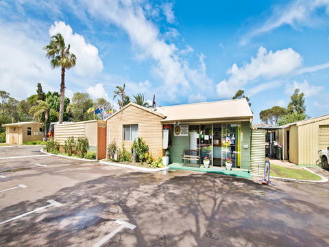 Acclaim Pine Grove Holiday Park - Perths Hotel 2