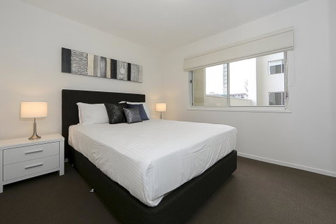 Accommodate Canberra - Braddon Apartments - Perths Hotel 0