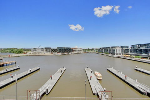 Accommodate Canberra - The Pier - Perths Hotel 0