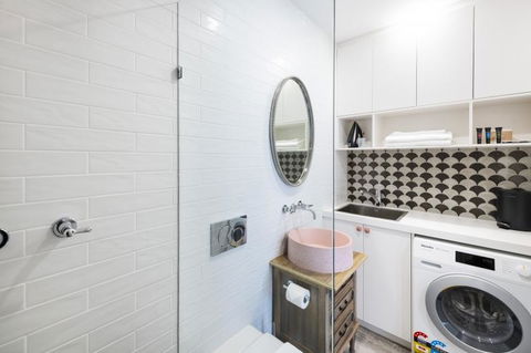 Accommodate Canberra - Warehouse - Perths Hotel 1