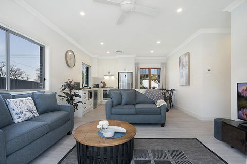 Accommodation Hunter - Adams Street Maitland - Perths Hotel 3