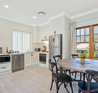 Accommodation Hunter - Adams Street Maitland - Perths Hotel