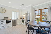 Book Maitland Accommodation Vacations Perths Hotel Perths Hotel