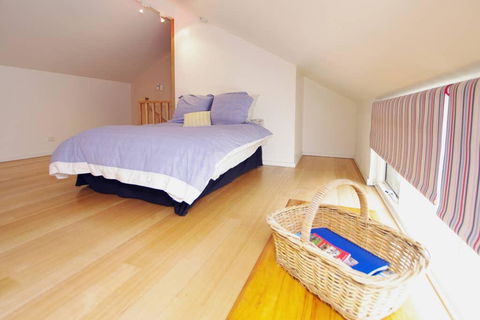Adelaide Close CBD Large Private Studio Apartment In St Peters - Perths Hotel 2