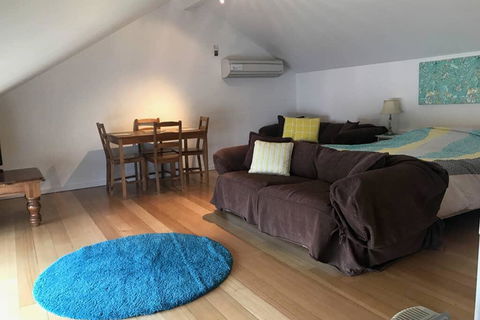 Adelaide Close CBD Large Private Studio Apartment In St Peters - Perths Hotel 1