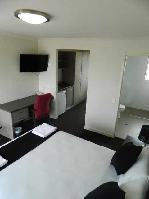 Dooleys Tavern And Motel Capella - Perths Hotel 1