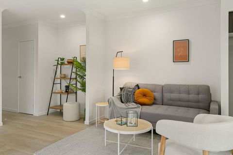 Dual Key 5BR Family Home With Stunning Interior - Perths Hotel 0