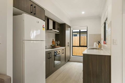 Dual Key 5BR Family Home With Stunning Interior - Perths Hotel 3