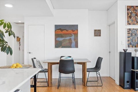 EAST34/60 - Urban Sanctuary - Perths Hotel 2
