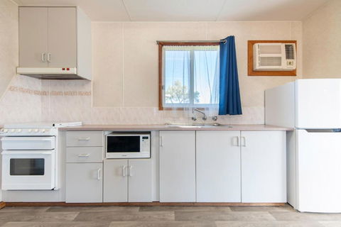 Echo Holiday Parks - Port Pirie - Perths Hotel 4
