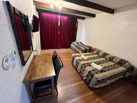 El Toro Motel - Perths Hotel 2