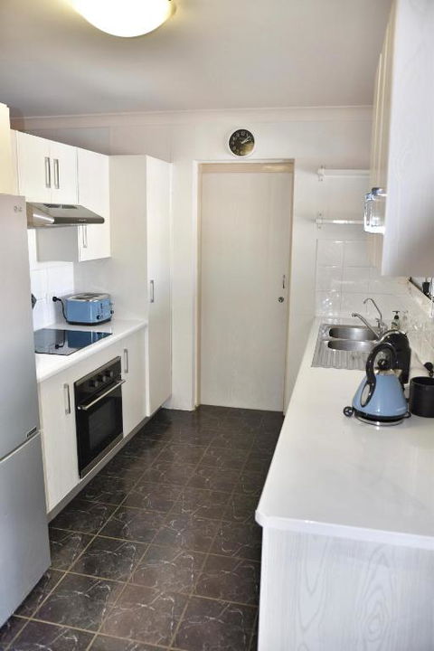 Entire Family Home With Private Pool - Perths Hotel 2