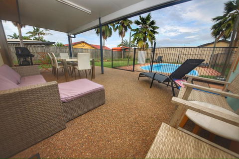 Entire Family Home With Private Pool - Perths Hotel 1