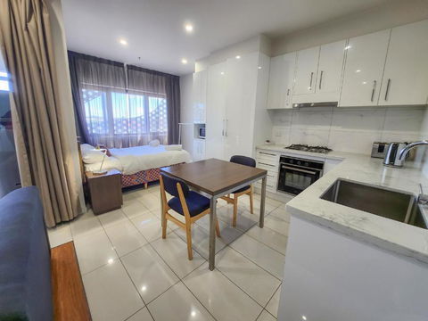Exodus Dandenong Apartment Hotel - Perths Hotel 4