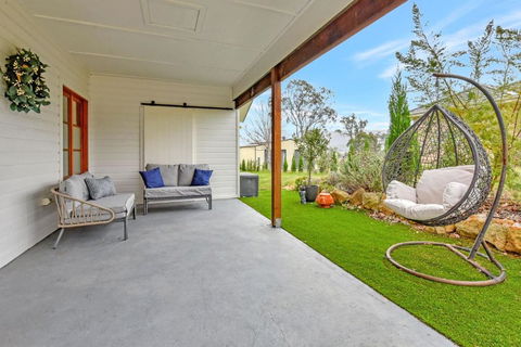 Flower Meadow Cottage With Mountain Views - Perths Hotel 2