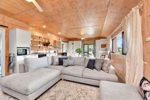 Flower Meadow Cottage With Mountain Views - Perths Hotel 4