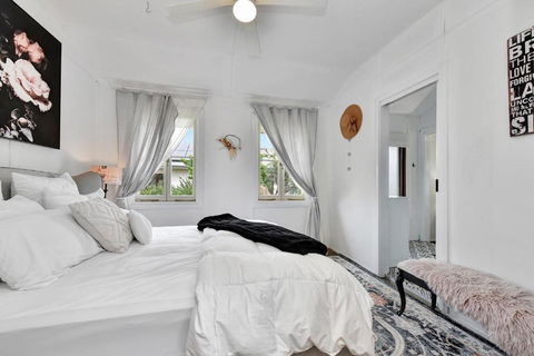 Flower Meadow Cottage With Mountain Views - Perths Hotel 1