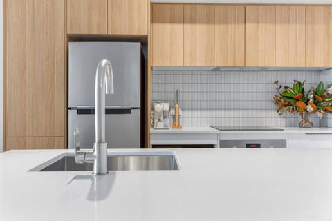 Fresh Beautifully Styled 2 BR Resort Apt At Marcoola - Perths Hotel 2