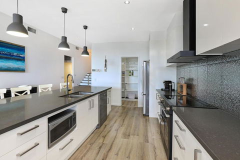 GEORGE8- THE ULTIMATE, FAMILY BEACH HOUSE! - Perths Hotel 4