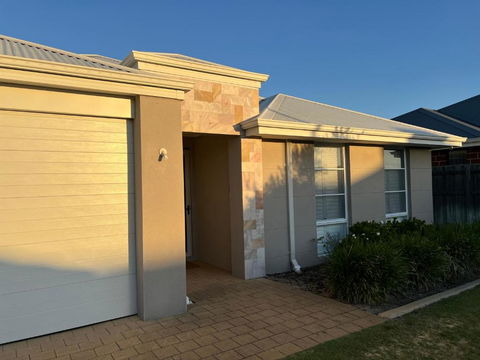 Garrison Cottage - Perths Hotel 1