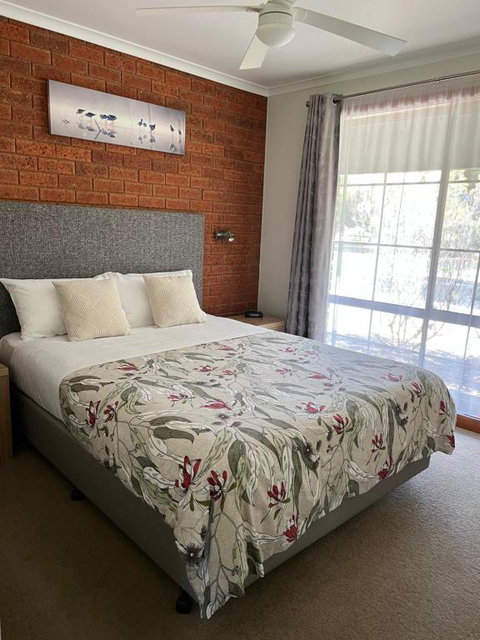 Greenways Holiday Units - Perths Hotel 2