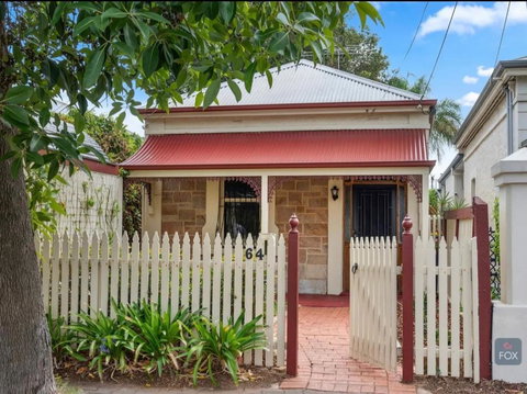 Highbury Little Adelaide - Perths Hotel 0