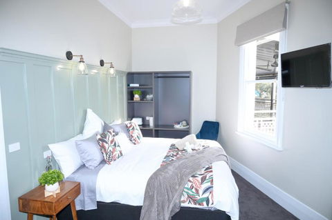 Holbrook Hotel - Perths Hotel 0