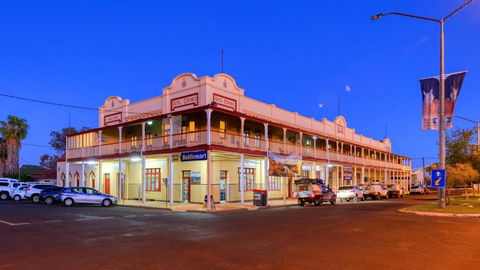 Hotel Corones - Perths Hotel 0