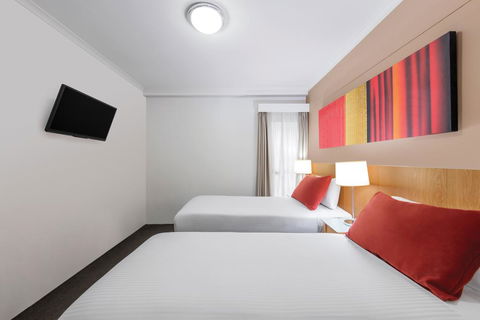 Adina Serviced Apartments Sydney Martin Place - Perths Hotel 1