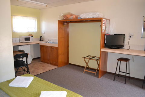 Affordable Gold City Motel - Perths Hotel 3