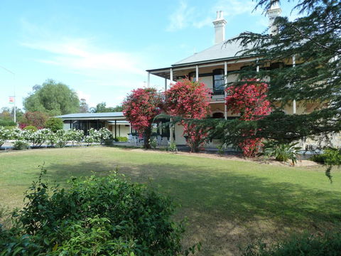 Airlie House Motor Inn - Perths Hotel 1
