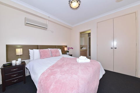 Alderney - Perths Hotel 0