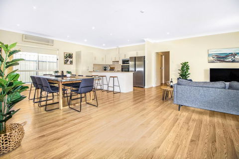 Aldinga Beach Experience - Perths Hotel 0