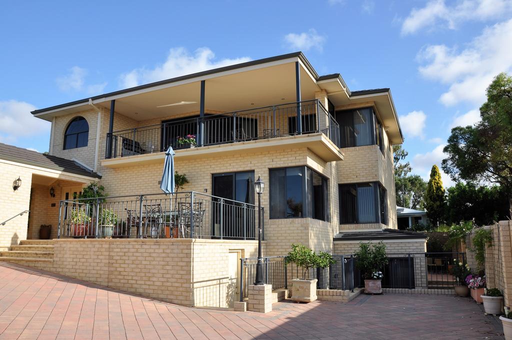 Alfred Cove WA Perths Hotel