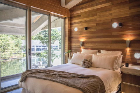 Alkira Award Winning Luxury Beachfront Rainforest Holiday House - Perths Hotel 1
