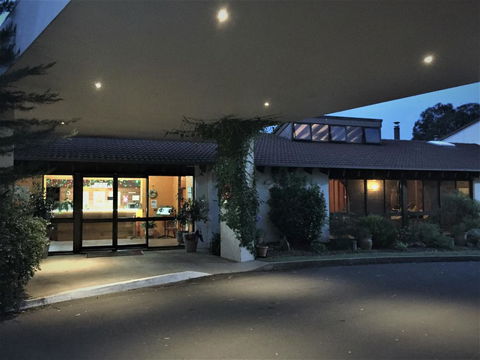 All Seasons Motel Armidale - Perths Hotel 0