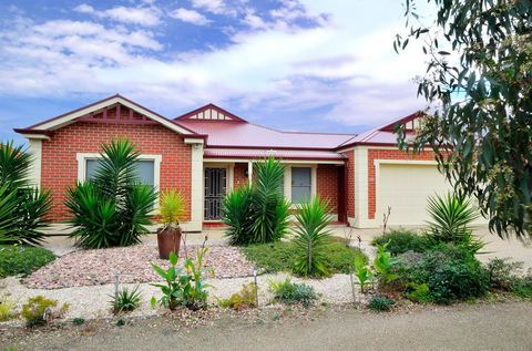 All Seasons Port Elliot Holiday House - Perths Hotel 0