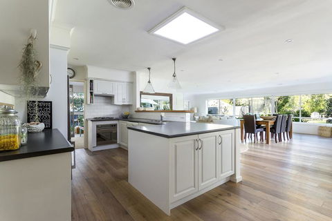 ALLAMBEA - MOUNT ELIZA - Perths Hotel 3