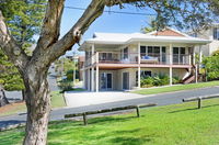 Book Bonny Hills Accommodation Vacations Perths Hotel Perths Hotel
