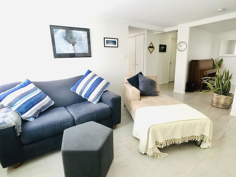 Aloha Alex Beach House Pet-friendly- 450m To The Beach - Perths Hotel 2