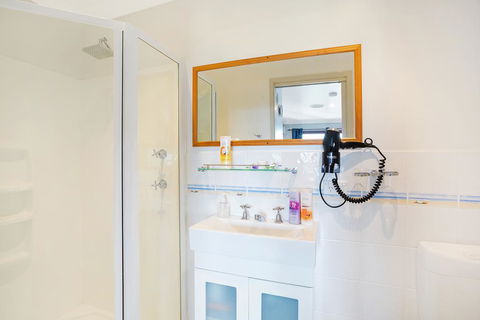 Anchors Aweigh - Perths Hotel 3